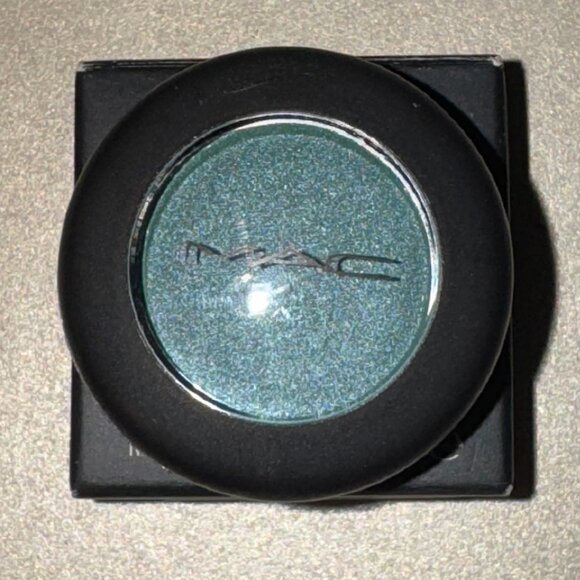 MAC Zonk Bleu! Eyeshadow - Picture 2 of 3